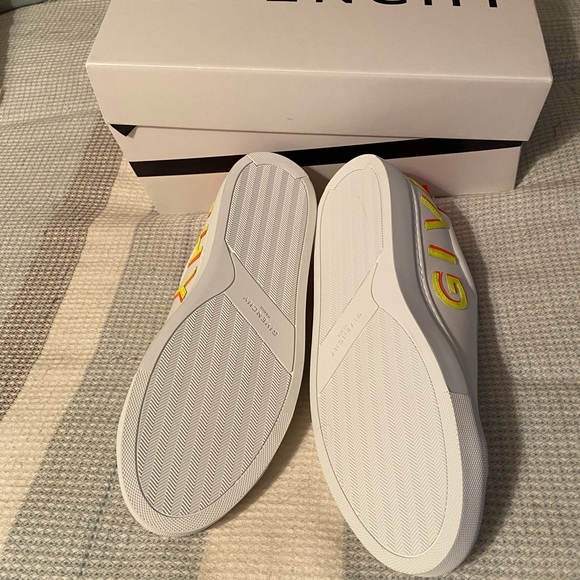 Givenchy Reverse Low Tops Sneakers Brand New main image 4
